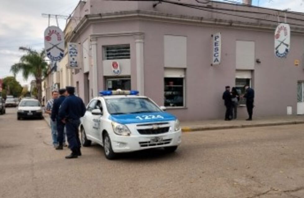 Robaron un maletín con dinero de un vehículo, utilizando un inhibidor de señal