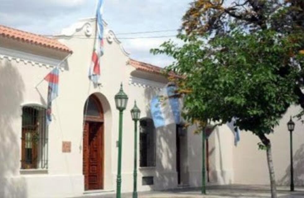 El concejal radical acusado por violencia de género se retractó de su renuncia y un colectivo de mujeres pidió juicio político