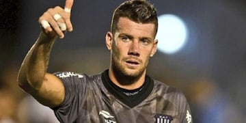 El arquero jugará con otra camiseta en el próximo partido, entre solteros y casados\u002E