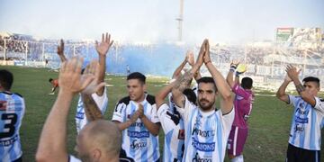 La Academia festeja su ascenso este viernes ante Juniors\u002E Y también quiere hacerlo ante la Gloria\u002E