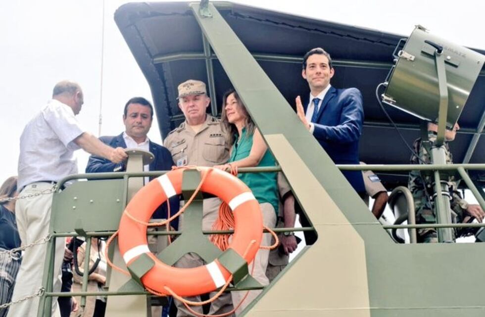 La ministra de Seguridad recorrió el Paraná a bordo del guardacostas "Toba"