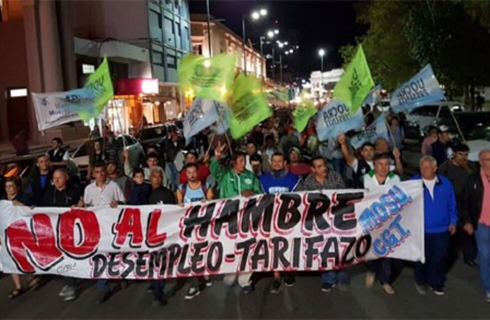 Concepción del Uruguay marchó por la  crisis económica y la desocupación