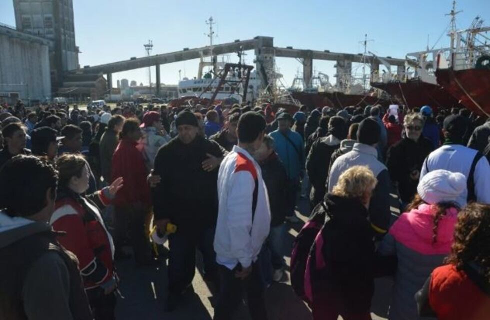 Tragedia en Chubut: Familiares de la tripulación del barco hundido denuncian que la Prefectura suspendió la búsqueda