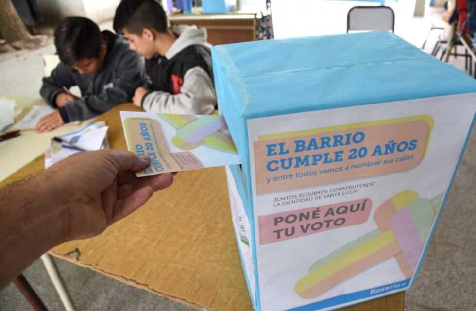 Las calles de barrio Santa Lucía ahora llevan nombres de escritoras, músicas y actrices