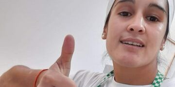 Romina Pepa Gómez en la panadería que es su vida, su familia y su barrio