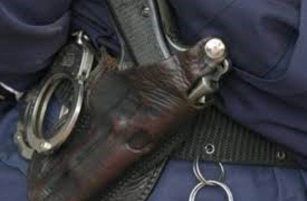 Brasileños atacaron a un comisario y le robaron el arma