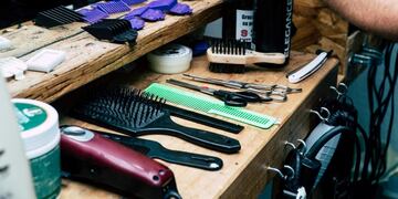 peluquería, tijeras y peines