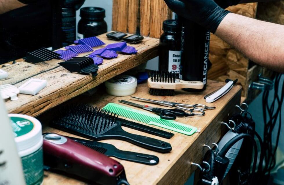 Asaltaron una peluquería en Ciudad y se llevaron hasta los peines