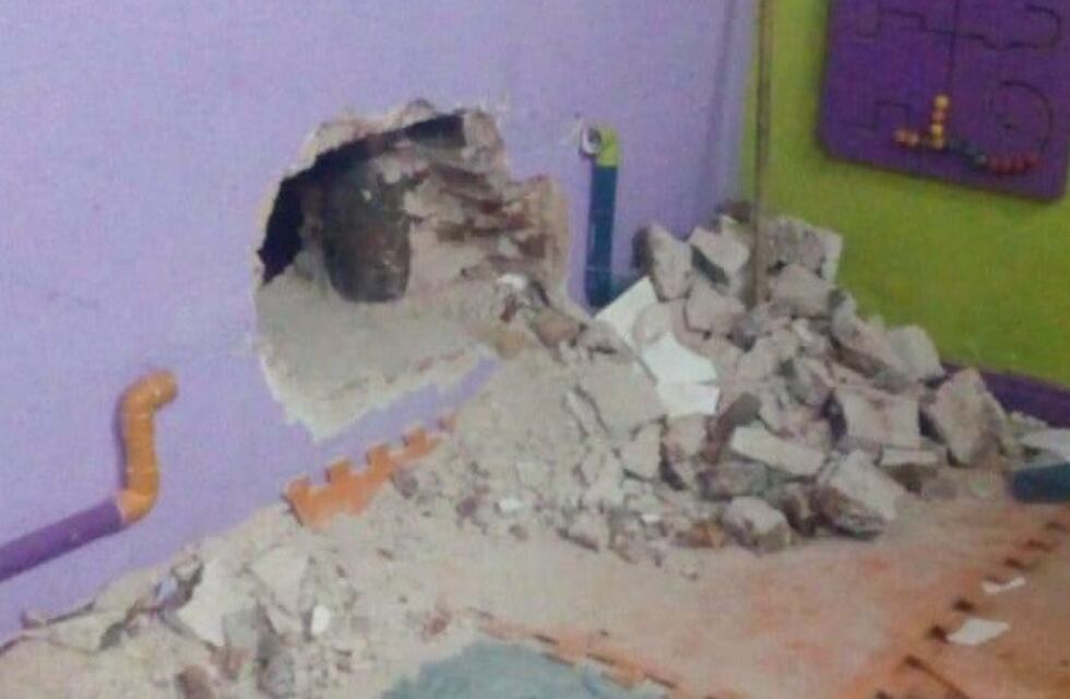 Hicieron un boquete para ingresar a un jardín, robaron y defecaron en el cuarto de limpieza