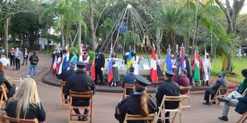 La distancia social se mantuvo todo el tiempo durante la fiesta\u002E