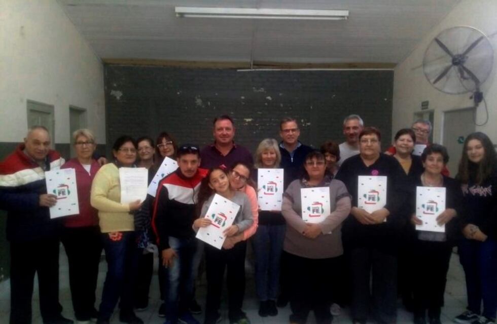 La provincia entregó escrituras a 9 familias de Rafaela