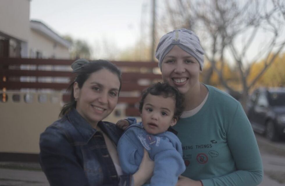 Le dio el pecho al bebé de su amiga, mientras ella luchaba contra el cáncer