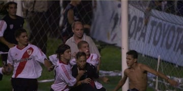 El Emelec - River de la Copa Libertadores 2003 terminu00f3 en escu00e1ndalo.