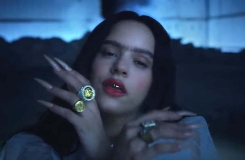 Rosalía arrancó suspiros con sensuales fotos en primer plano