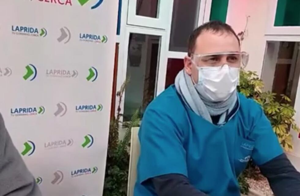 Video: el médico de Laprida que se quebró durante una conferencia de prensa