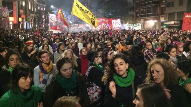 Una multitud partió desde Colón y Cañada\u002E La cifra de femicidios en Córdoba enciende todas las alarmas\u002E