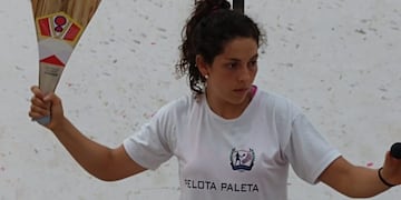 Cinthia Pinto jugadora de Pelota a Paleta\u002E (As\u002E Misionera de Pelota)