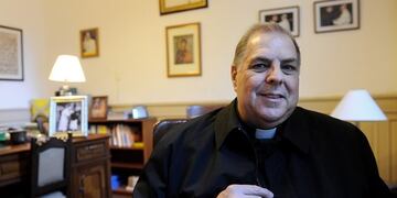 Alberto Bochatey, el arzobispo de La Plata e instructor de la causa\u002E