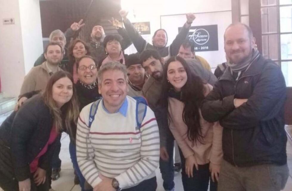 Una banda de rock formada por ex pacientes psiquiátricos tocó en el Alberdi