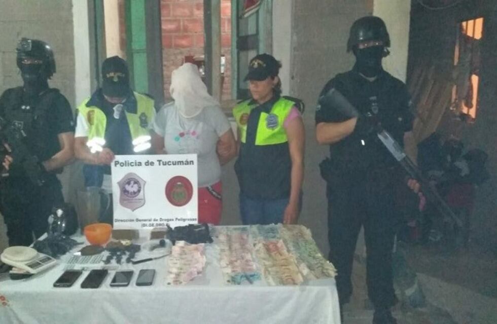 Capturan a dos mujeres y un hombre de narcomenudeo en Las Talitas