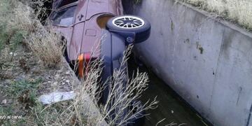 Los seis ocupantes del Senda sufrieron heridas al caer a un canal en San Rafael