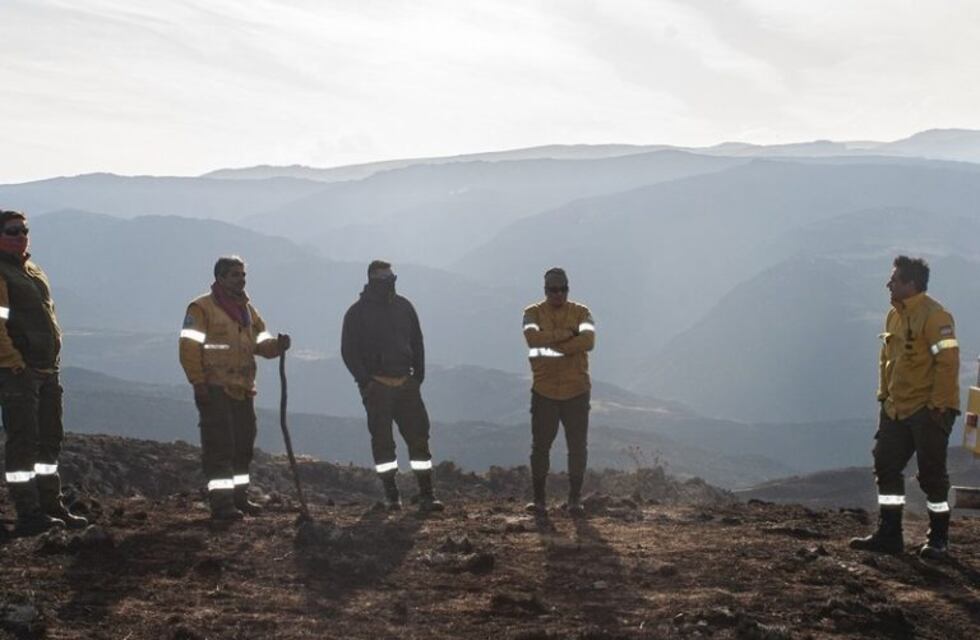 Después de cuatro días de trabajo declararon terminado el incendio en el cerro Ancasti
