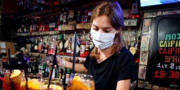 El sector gastronómico espera con expectativas el anuncio oficial, para saber si podrán ampliar horario de atención\u002E
