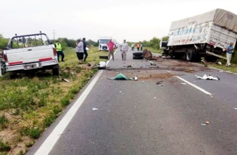 Un camionero de General Pico chocó una camioneta cerca de González Moreno