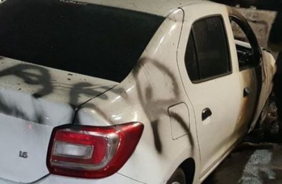 Nuevo ataque "caza Uber": incendiaron dos autos en Almagro