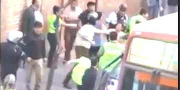 El operativo de tránsito de la Municipalidad que terminó a las piñas y con tres detenidos\u002E