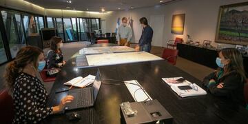 Schiaretti con miembros del Ministerio de Salud\u002E