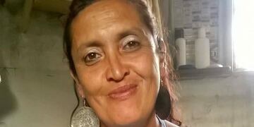 La mujer de 39 años murió luego de ser golpeada en el cráneo con un bloque de cemento\u002E (Facebook)