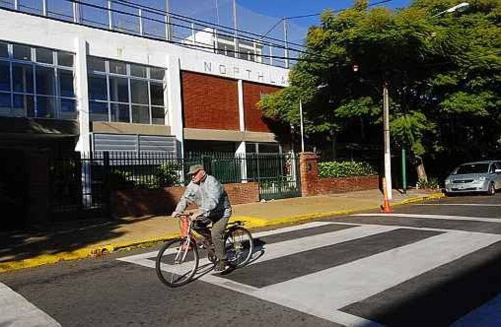 Balearon a un hombre que acababa de dejar a su hijo en un colegio de Olivos