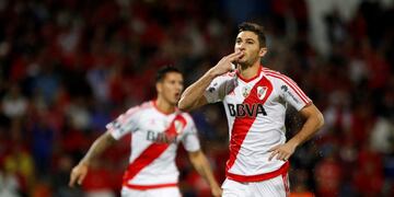 Football Soccer - Colombia's Independiente Medellin v Argentina's River Plate - Copa Libertadores - Atanasio Girardot stadium, Medellin, Colombia - 15/3/17 - Lucas Alario of River Plate celebrates after scoring. REUTERS/Fredy Builes