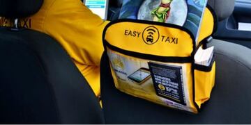 Una biblioteca móvil en los taxis cordobeses