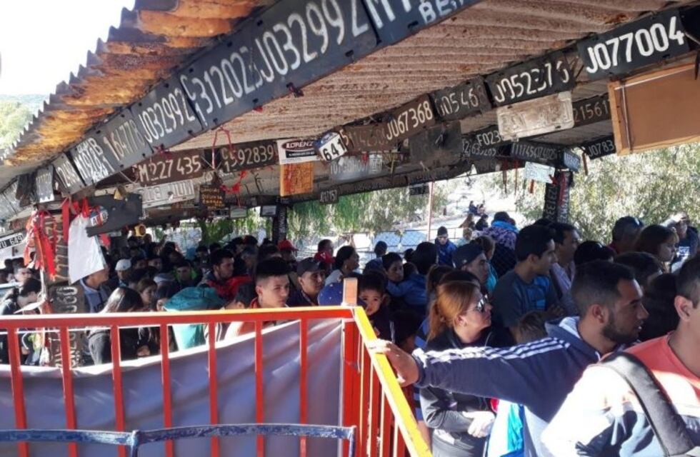 La Difunta Correa, invadida de promesantes que le rinden tributo