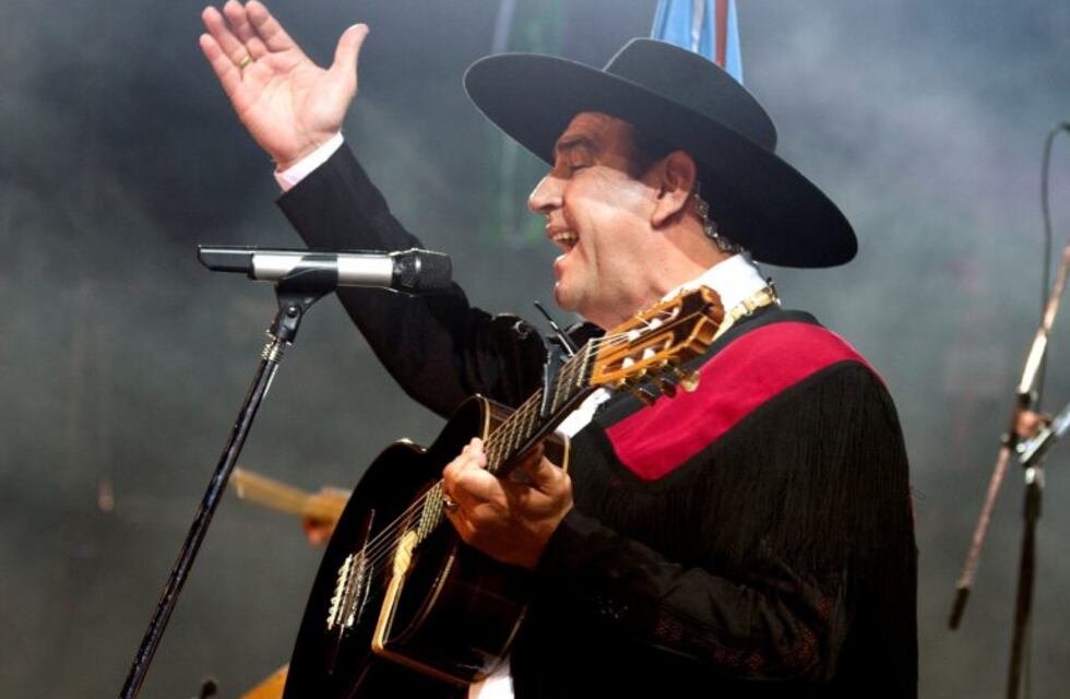 Aseguran que el Chaqueño Palavecino está en terapia intensiva por coronavirus