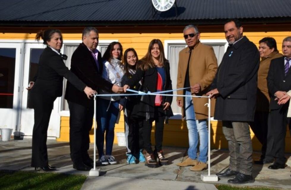 Comuna de Cañadón Seco presentó parque de juegos en Jardín de Infantes