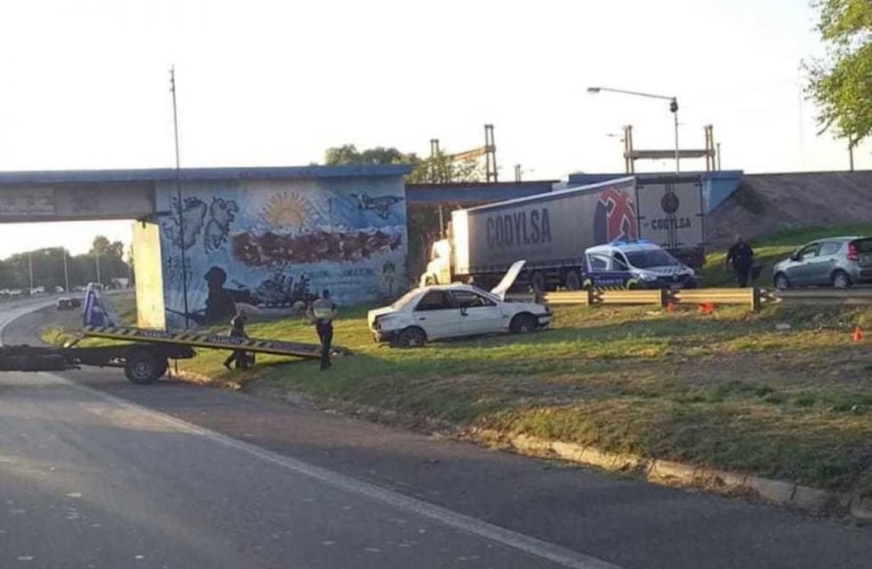 Alcohol al volante: ebrio provocó un choque el Acceso Este