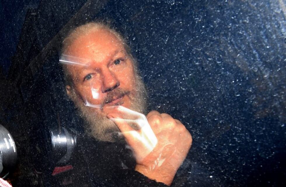 Los malos modales de Assange habrían motivado su expulsión de la embajada de Ecuador