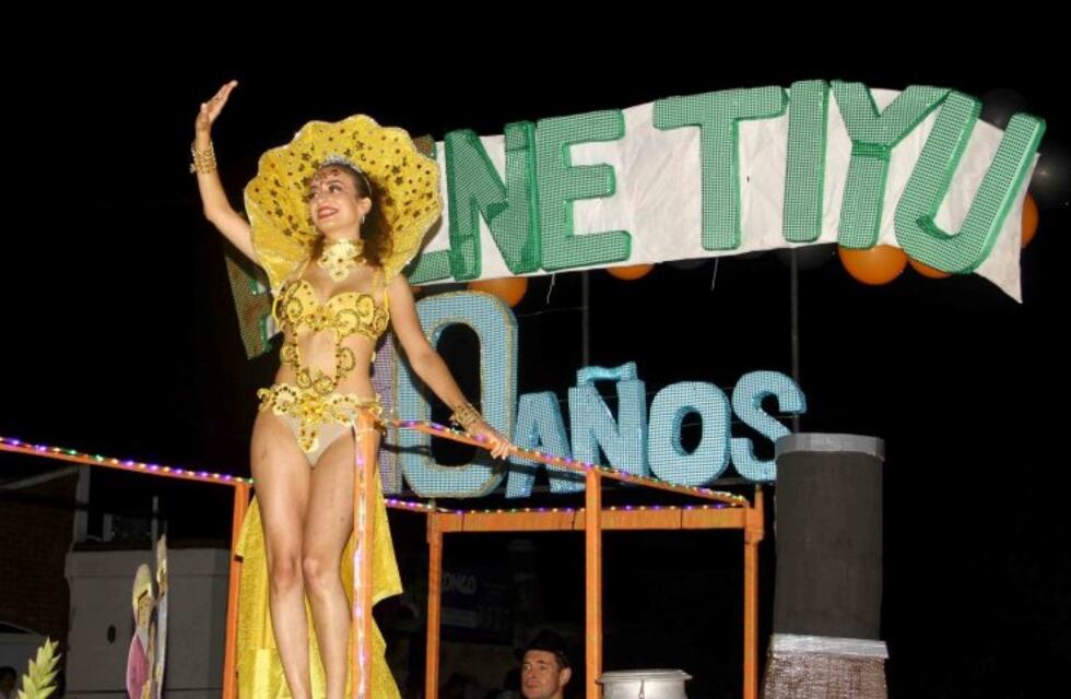 El Tío: la comparsa Arené Tiyú festejó los 10 años