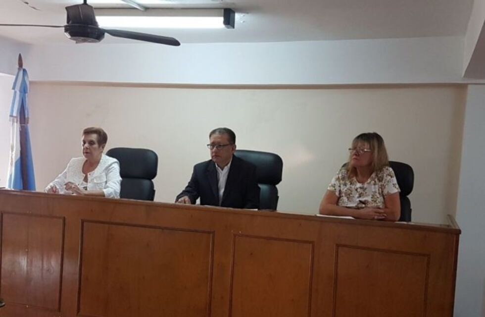 Suspenden el juicio al policía que baleó a su expareja y a un abogado