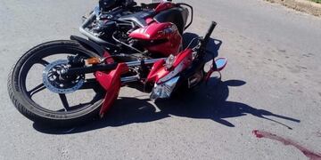 Los dos involucrados fueron hospitalizados, pero el ciclista se llevó la peor parte\u002E (Policiales San Nicolás)