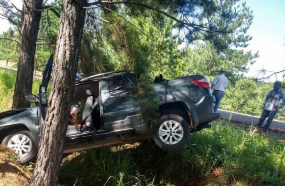 San Javier: el despiste de una camioneta dejó dos lesionadas