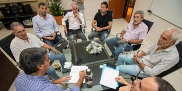 El gobernador planificó obras y empleo con PyMES de la construcción\u002E (Web)\u002E