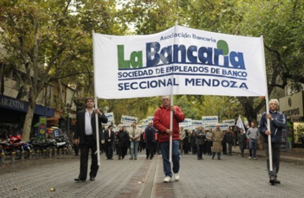 Anuncian paro bancario en Mendoza para este viernes