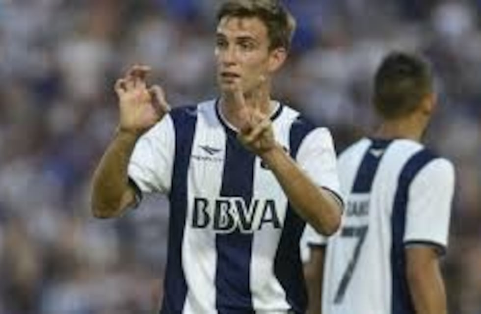 Komar fue elegido como el mejor defensor de la Superliga en marzo