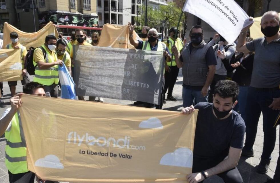 Trabajadores de aerolíneas low cost protestaron en Córdoba: "No podemos esperar más"