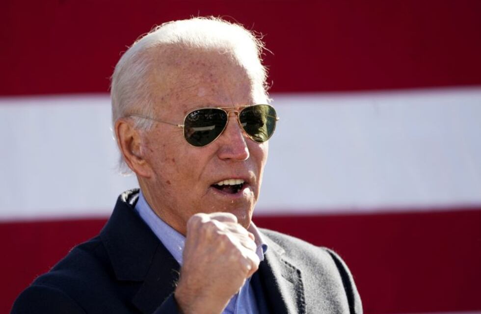 Joe Biden cerró su campaña con optimismo: "Vamos a ganar a lo grande mañana"