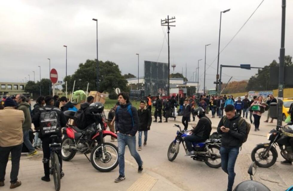 Falsa amenaza de bomba obligó a evacuar a cientos de pasajeros en la terminal de Retiro